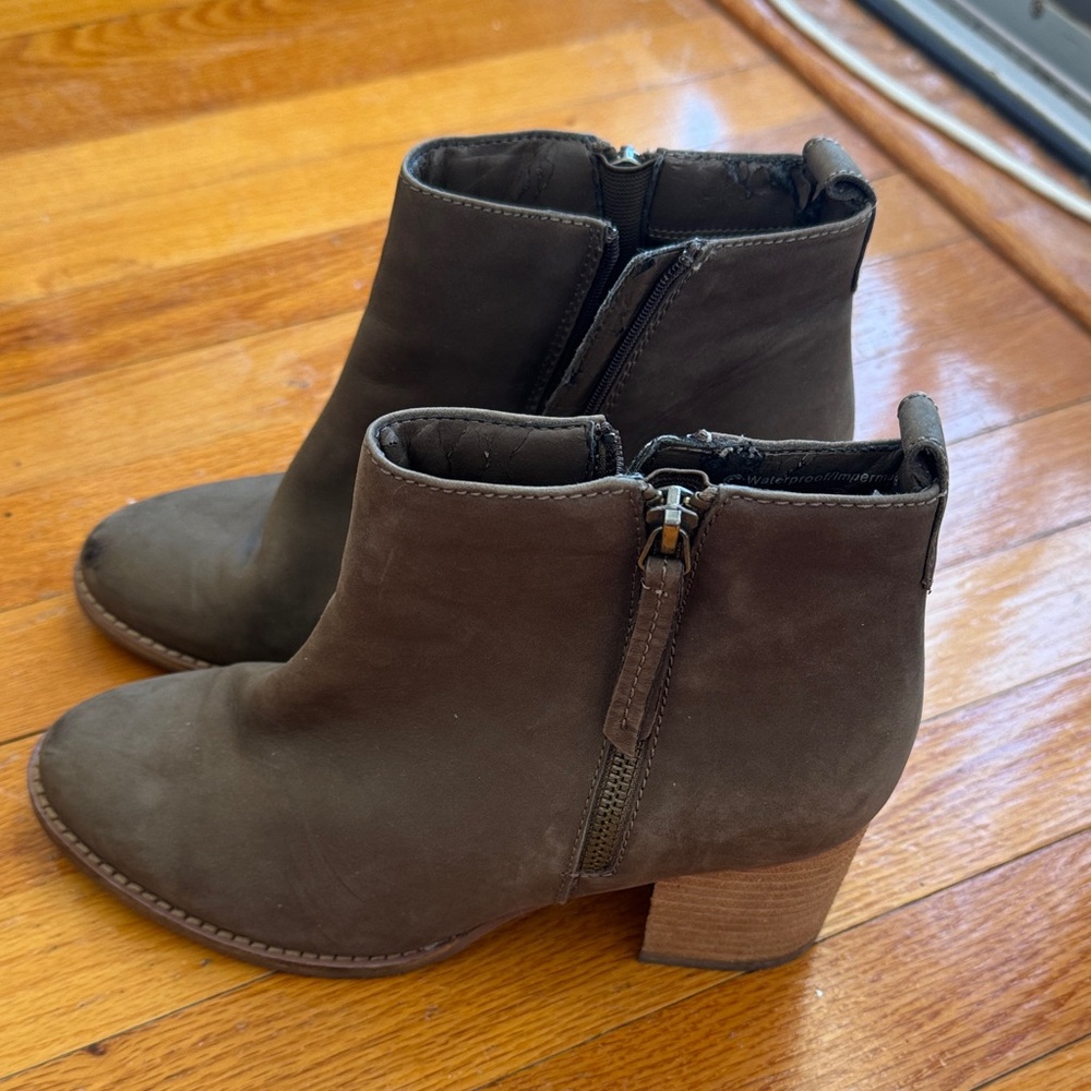 Blondo Khaiki Ankle Booties